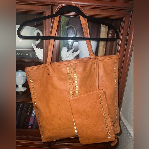 Tan leather/ gold accent tote and wallet - Picture 2 of 2